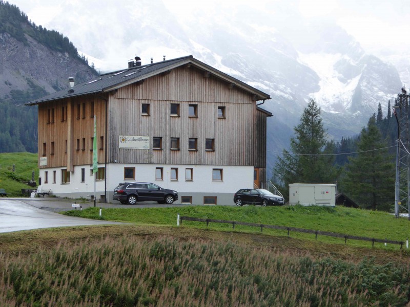 Edelwei�haus 1530m