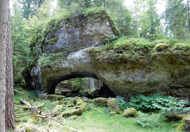Kleiner Lochstein 444m