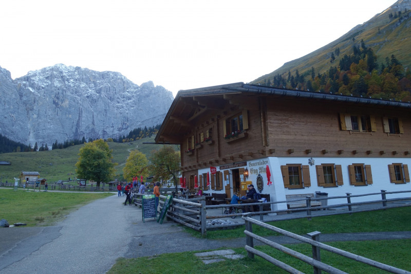 Alpengasthof Eng - Binsalm - Westliches Lamsenjoch - Hahnkampl - Binssattel - Gramaijoch - Faule Eng - Großer Ahornboden - Rasthütte Engalm