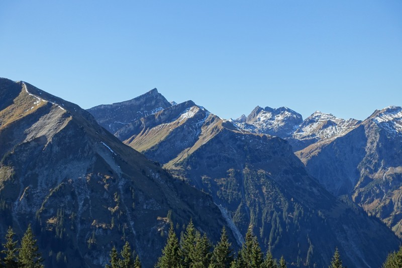 Lochgehrenkopf - Lochgehrenspitze - Sulzspitze - Strindschartenkopf - Litnisschrofen - Krinnenspitze - Nesselwngle