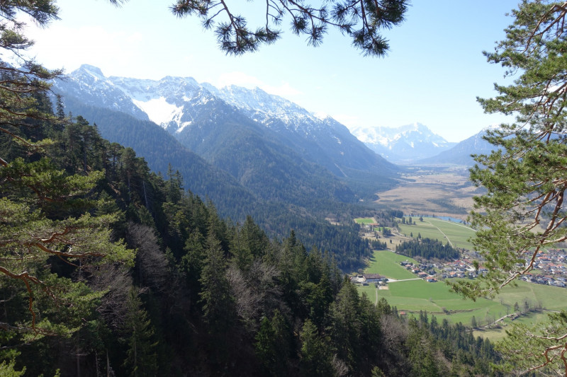 Heldenkreuz - Osterfeuerberg - Osterfeuerspitze - Parkplatz-Wengwies-Osterfeuerkopf - Wanderparkplatz Walchenseestrasse