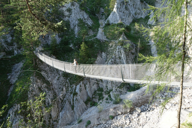 Karwendelgrube - Linderspitzen - Mittenwalder Hhenweg - Sulzli-Unterstand - Sulzleklammspitze - Kirchlspitze - Brunnsteinhtte - Leitersteig - Karwendelbahn