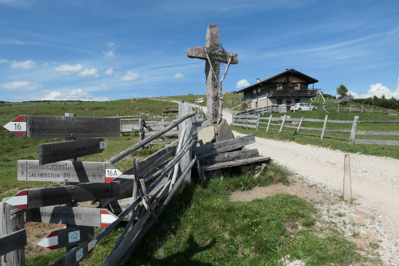 Rittner-Horn-Haus - Sarner Scharte - Villanderer Berg - Pfroderalm - Stfflhtte