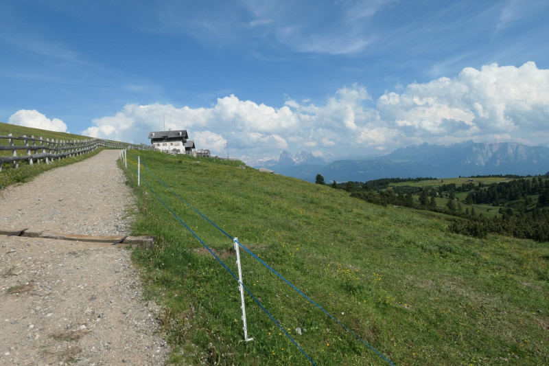 Rittner-Horn-Haus - Sarner Scharte - Villanderer Berg - Pfroderalm - Stfflhtte